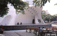 �����˺�ƽ��԰