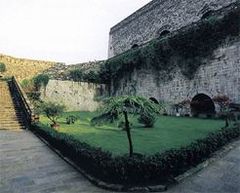 �����ر���