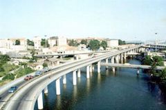 ���Ŵ���