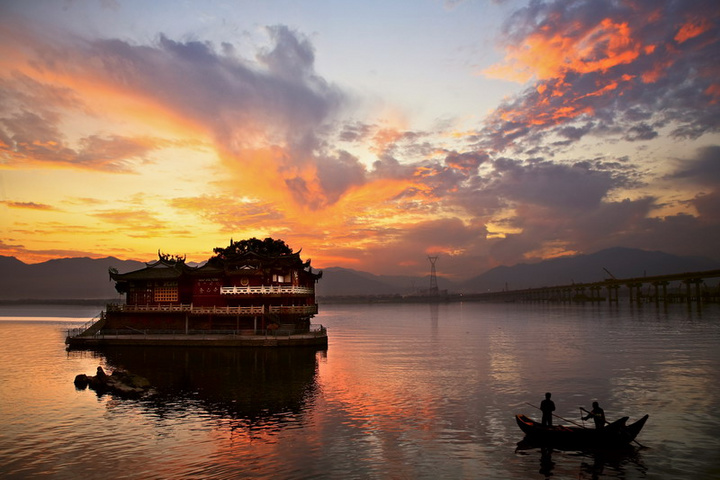 ���ݽ�ɽ��