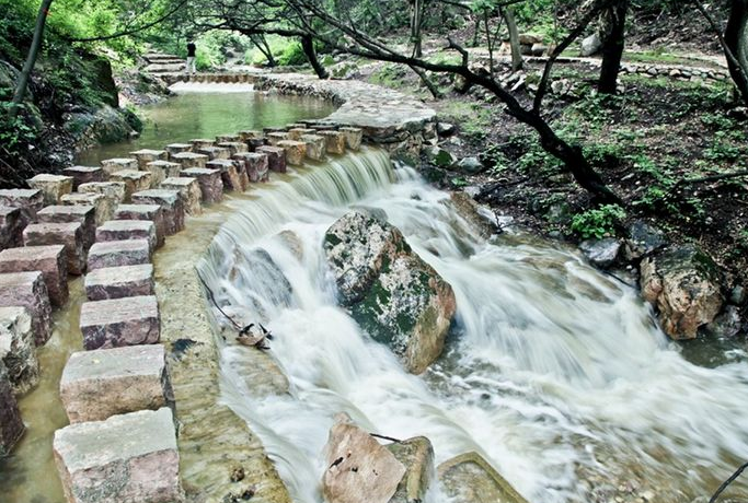 ������ʯʯ��ɽ