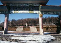 ��ɽ����̩����Ĺ