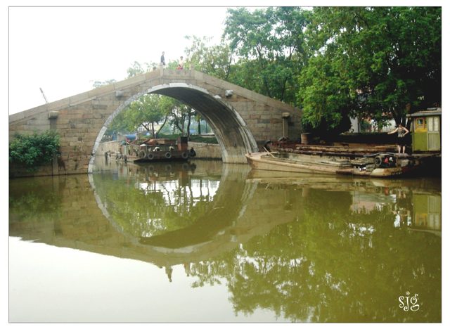 �����½���