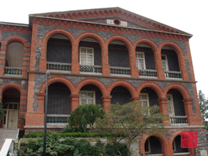 ��Ӣ�����¹ݾ�ַ