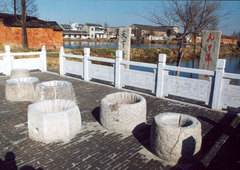 �����о�ӿȪ