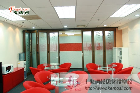  ѧ��ױ����_�Ϻ��ļһ�ױѧУ�ȽϺ�_�Ϻ���ģ˼��ױѧУ