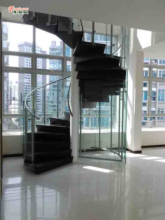  �¼����ڽ�·������Ԣ����